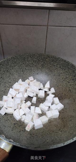 腊肠芋头焖饭的做法步骤：4