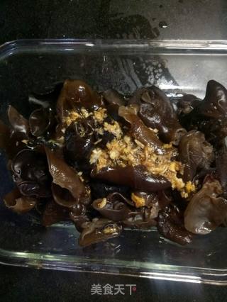 麻辣拌木耳的做法步骤：3