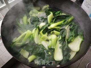 烫面青菜鸡蛋盒子的做法步骤：2