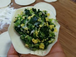 烫面青菜鸡蛋盒子的做法步骤：10