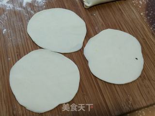 烫面青菜鸡蛋盒子的做法步骤：9