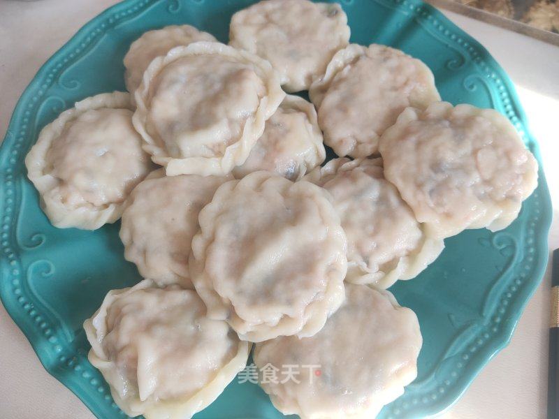 猪肉三鲜杏鲍菇盒子