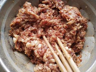 一次一个不够的梅干菜烧饼的做法步骤：6