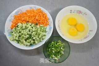 什锦蛋炒饭的做法步骤：1