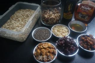 奇亚籽枫核格兰诺麦片的做法步骤：1