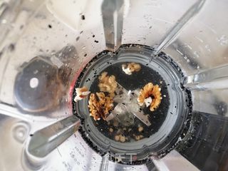二黑核桃豆浆的做法步骤：2