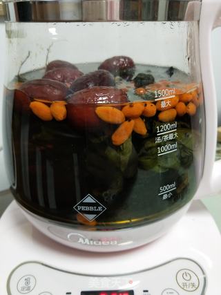 车前草红枣茶的做法步骤：7