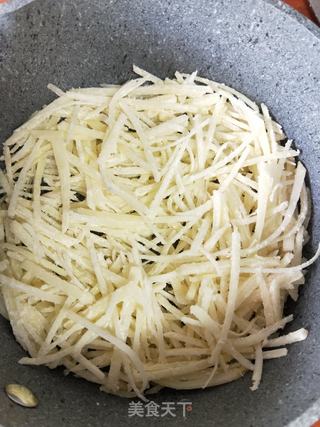 葱花土豆鸡蛋饼的做法步骤：7