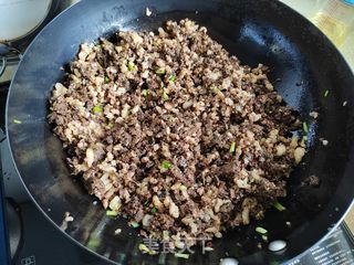 梅干菜鲜肉包的做法步骤：7