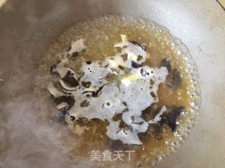 煎蛋什香菜汤米粉的做法步骤：10