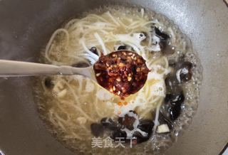 煎蛋什香菜汤米粉的做法步骤：12