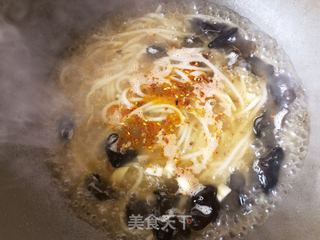 煎蛋什香菜汤米粉的做法步骤：13