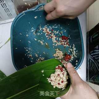 红豆粽子的做法步骤：4