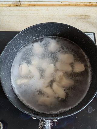 青红汤馄饨的做法步骤：1