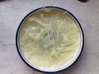 煎蛋烩粉皮的做法步骤：2