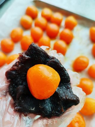 彩虹千层蛋黄酥的做法步骤：7