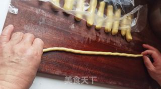 香酥椒盐小麻花的做法步骤：8