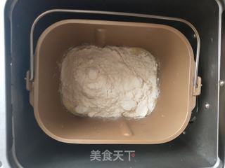 春笋脆肠咸芝士吐司的做法步骤：2