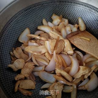 洋葱炒鸡胸肉的做法步骤：13
