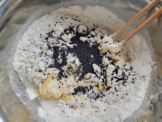 香酥小麻花的做法步骤：2