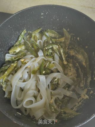 青椒炒河粉的做法步骤：7