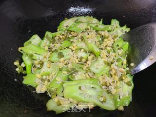 绿豆芽炒秋葵的做法步骤：3