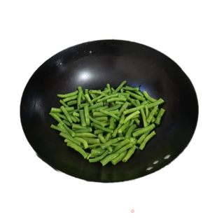 干煸无筋豆的做法步骤：2