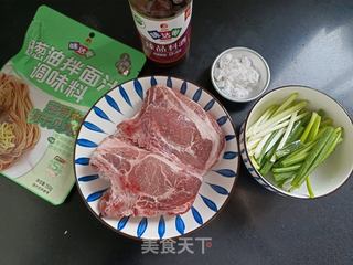 葱烤大排的做法步骤：1