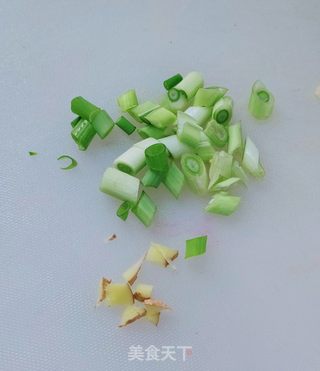 排骨炖豆腐的做法步骤：3