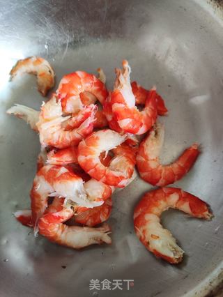 大葱炒虾仁的做法步骤：1