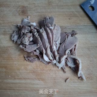 白菜丁羊肉汤的做法步骤：2