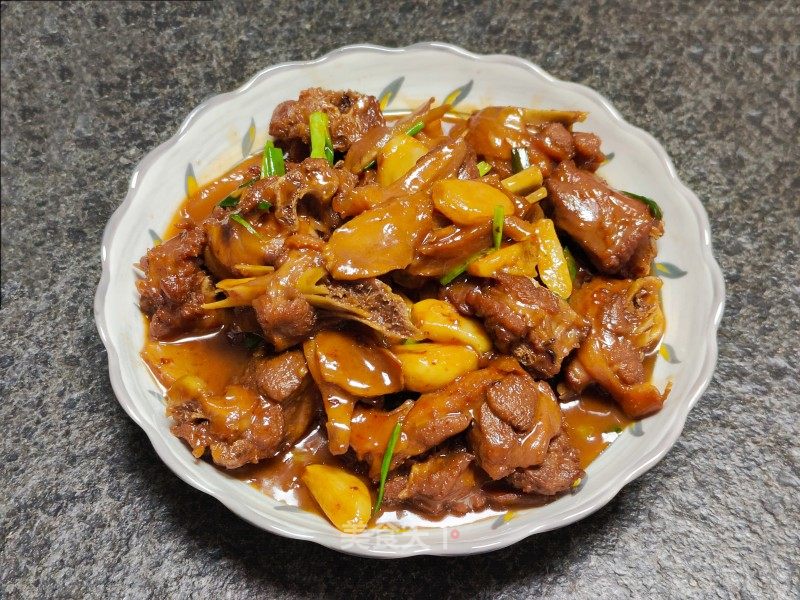 仔姜焖鸭的做法