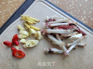 咸肉烧神仙豆腐的做法步骤：1
