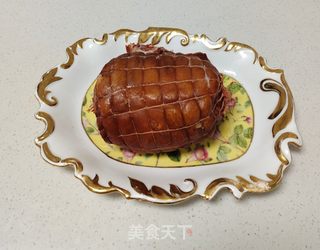 苏子叶卷肘子的做法步骤：1