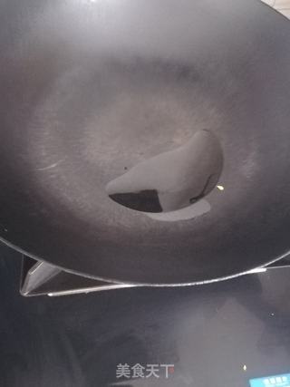 白菜帮子木耳炒凉皮的做法步骤：4