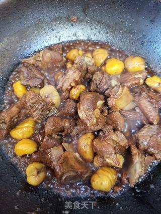 秋日限定美食～不炒糖色板栗烧排骨的做法步骤：9