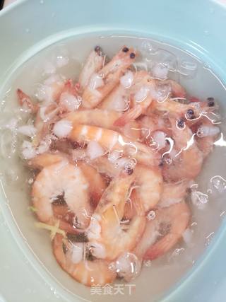酸甜爽口捞汁大虾的做法步骤：5