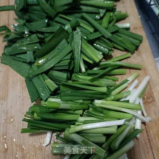 海参花炒韭菜的做法步骤：3
