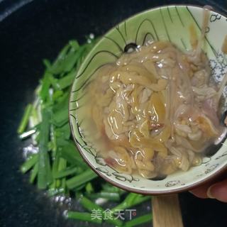 海参花炒韭菜的做法步骤：7