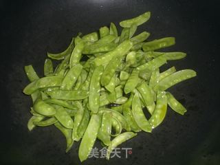 清炒豌豆荚的做法步骤：3