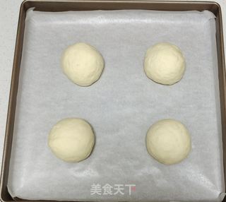 酥皮菠萝包的做法步骤：6