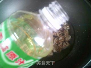 雪菜汁汆花螺的做法步骤：4