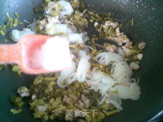 瘦肉咸菜炒魔芋结的做法步骤：9