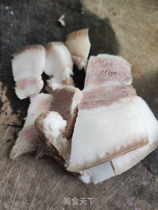 青豆角炒回锅肉的做法步骤：1