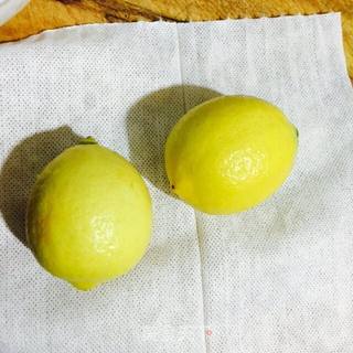 自制柠檬蜂蜜茶的做法步骤：2