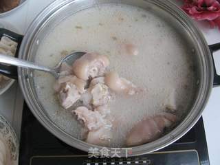 猪蹄菌菇浓汤火锅的做法步骤：8